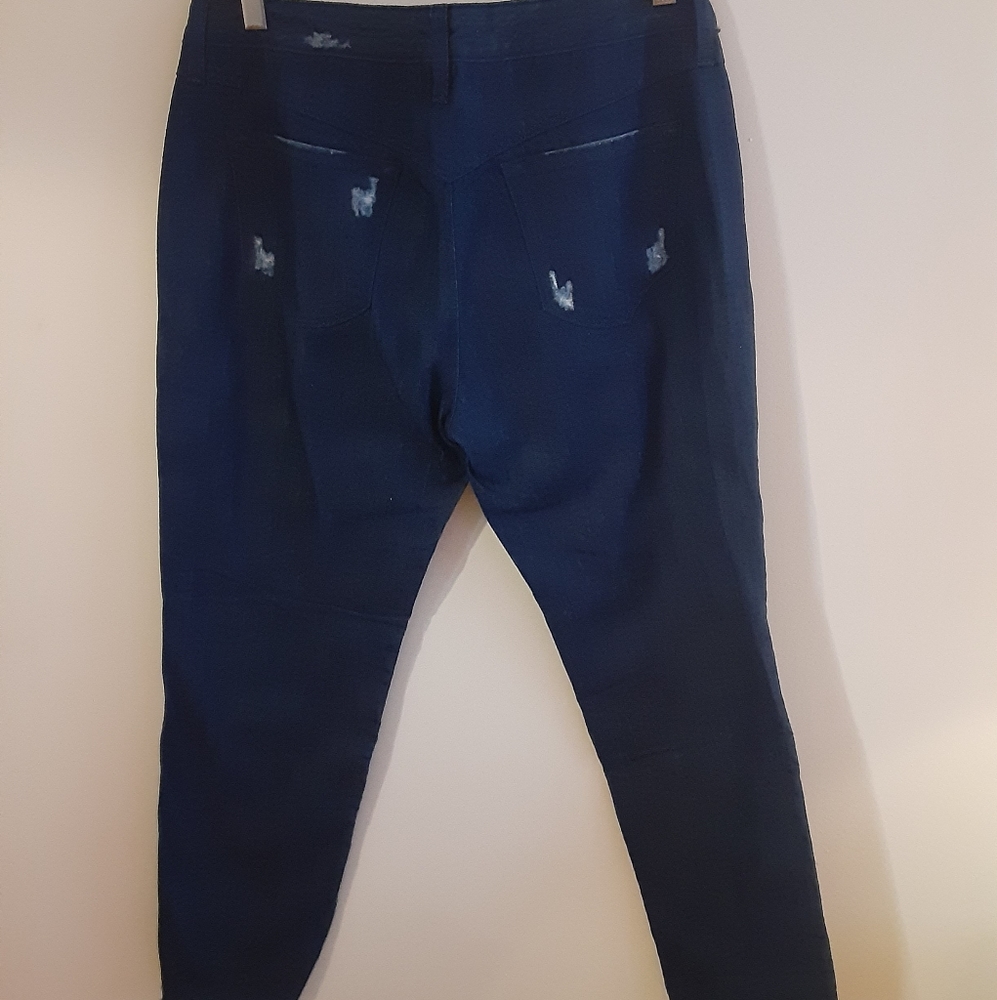 Jeans - Picture 2 of 4